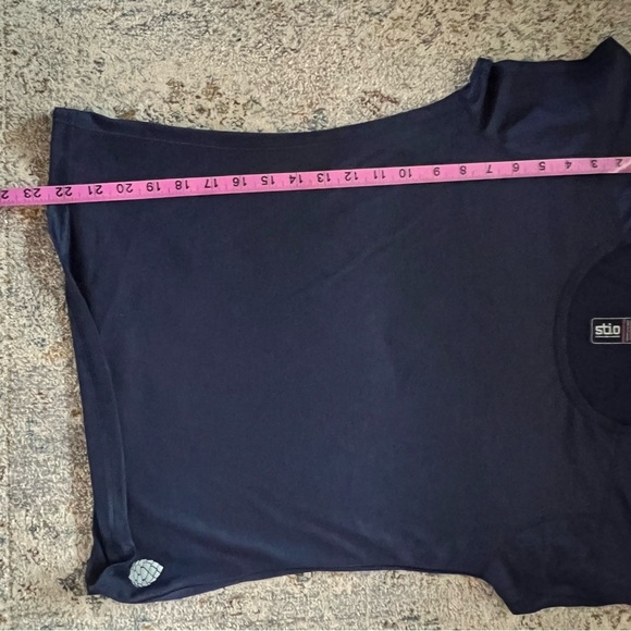 Stio - short sleeved Tee - Sz Medium
Navy blue
EUC - Picture 5 of 6